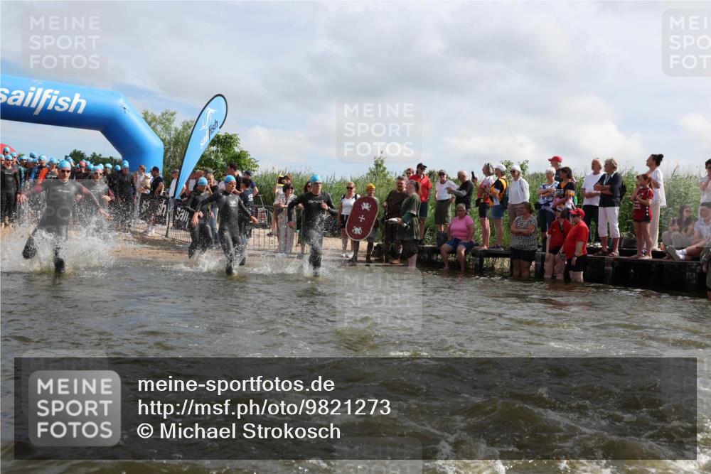 21.06.2026 - Viking Triathlon Michael Strokosch http://msf.ph/oto/9821273 21.06.2026 10:05:24 Schwimmen 33, 86, 88, 198, 211, 230, 302, 308, 330, 331, 341, 414, 452, 459, 472, 493, 632 meine-sportfotos.de