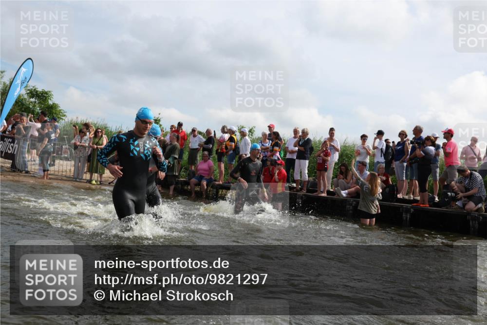 21.06.2026 - Viking Triathlon Michael Strokosch http://msf.ph/oto/9821297 21.06.2026 10:05:36 Schwimmen 88, 134, 234, 262, 276, 330, 331, 387, 399, 414, 452, 471, 482, 520, 663 meine-sportfotos.de