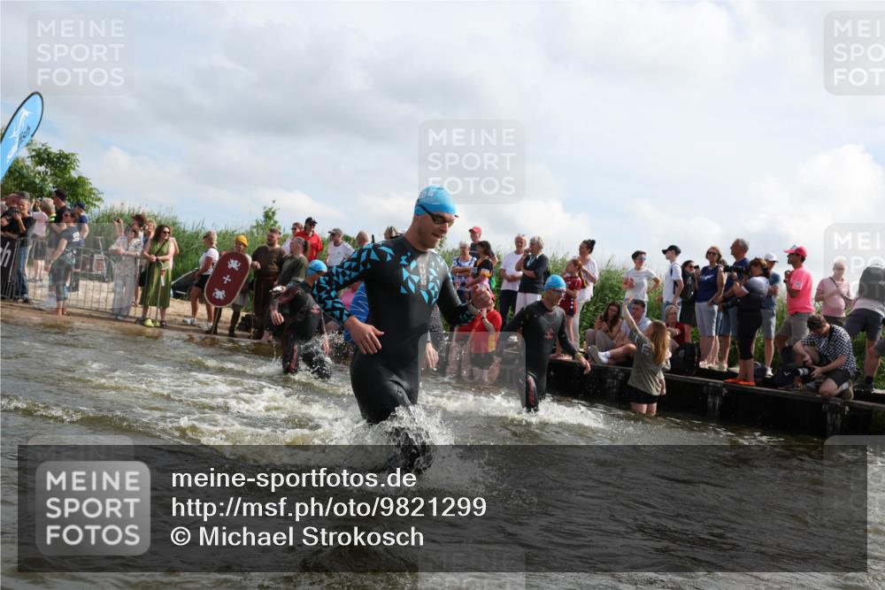 21.06.2026 - Viking Triathlon Michael Strokosch http://msf.ph/oto/9821299 21.06.2026 10:05:36 Schwimmen 88, 134, 234, 262, 276, 330, 331, 387, 399, 414, 452, 471, 482, 520, 663 meine-sportfotos.de