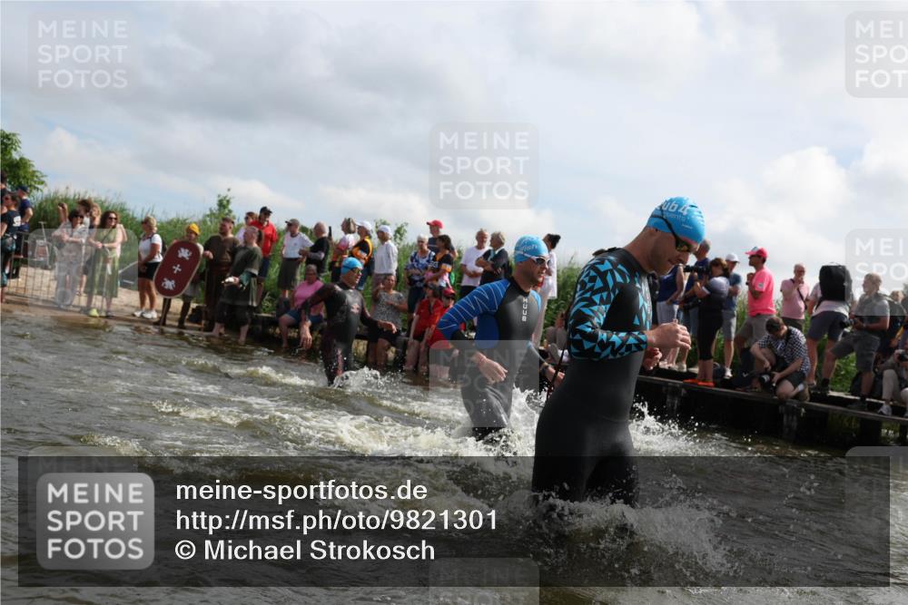 21.06.2026 - Viking Triathlon Michael Strokosch http://msf.ph/oto/9821301 21.06.2026 10:05:37 Schwimmen 88, 134, 234, 262, 276, 330, 331, 387, 399, 414, 452, 471, 482, 520, 663 meine-sportfotos.de