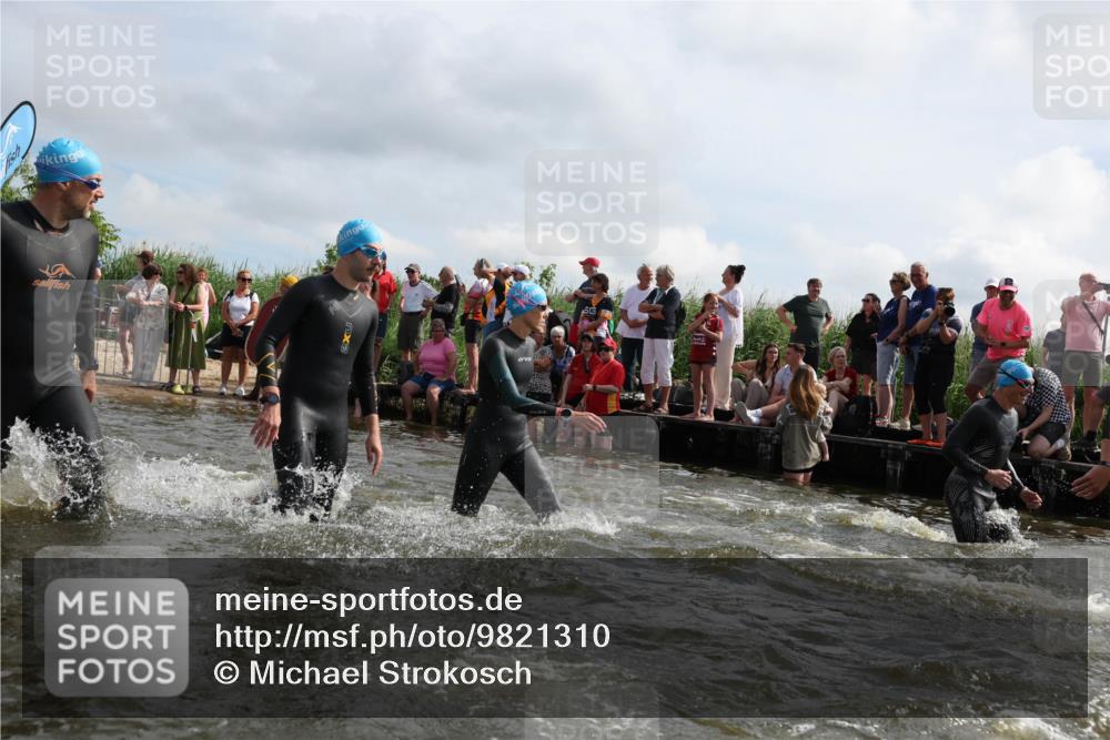21.06.2026 - Viking Triathlon Michael Strokosch http://msf.ph/oto/9821310 21.06.2026 10:05:43 Schwimmen 45, 234, 316, 387, 393, 399, 471, 482, 528, 578, 663 meine-sportfotos.de
