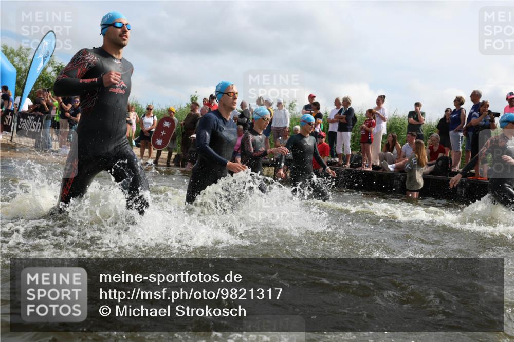 21.06.2026 - Viking Triathlon Michael Strokosch http://msf.ph/oto/9821317 21.06.2026 10:05:47 Schwimmen 45, 78, 160, 183, 193, 234, 316, 387, 393, 399, 482, 528, 567, 578, 663 meine-sportfotos.de