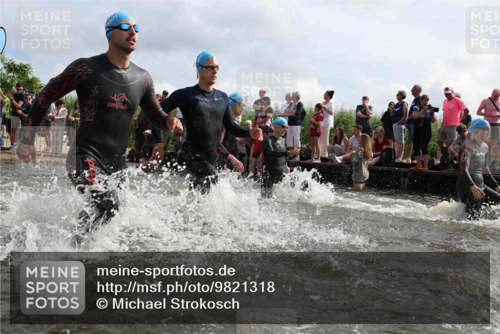 21.06.2026 - Viking Triathlon Michael Strokosch http://msf.ph/oto/9821318 21.06.2026 10:05:47 Schwimmen 45, 78, 160, 183, 193, 234, 316, 387, 393, 399, 482, 528, 567, 578, 663 meine-sportfotos.de
