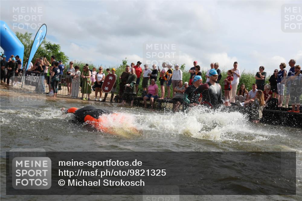 21.06.2026 - Viking Triathlon Michael Strokosch http://msf.ph/oto/9821325 21.06.2026 10:05:51 Schwimmen 45, 78, 156, 160, 183, 193, 282, 316, 393, 498, 505, 528, 563, 567, 578 meine-sportfotos.de