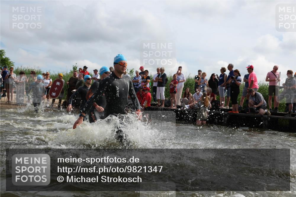 21.06.2026 - Viking Triathlon Michael Strokosch http://msf.ph/oto/9821347 21.06.2026 10:06:01 Schwimmen 91, 93, 147, 156, 173, 185, 259, 261, 273, 282, 405, 443, 498, 505, 563 meine-sportfotos.de