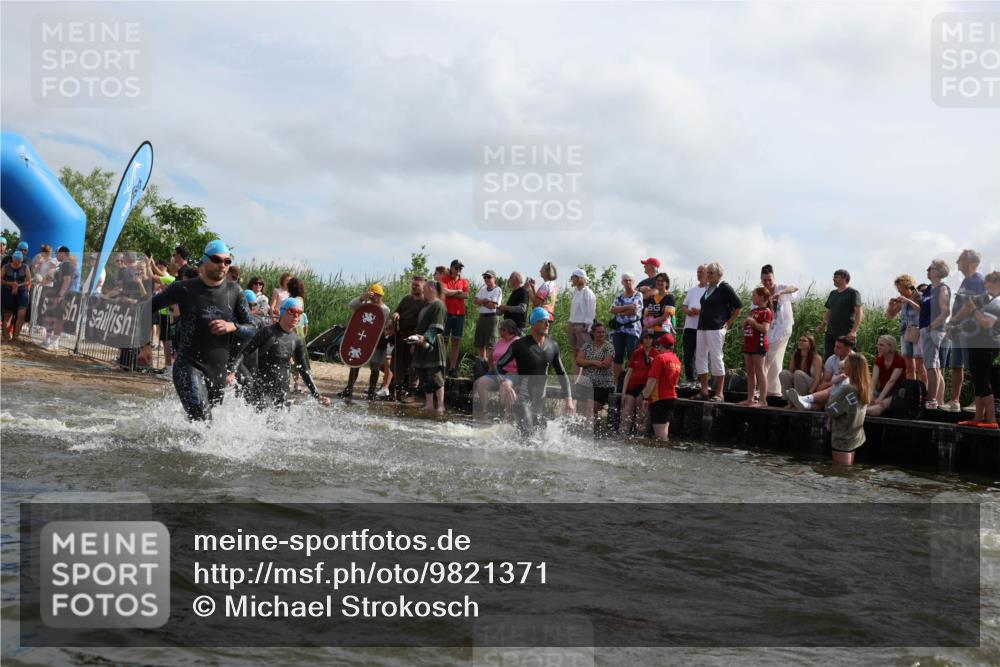 21.06.2026 - Viking Triathlon Michael Strokosch http://msf.ph/oto/9821371 21.06.2026 10:06:11 Schwimmen 41, 147, 153, 162, 173, 185, 190, 248, 273, 368, 378, 405, 479, 541, 550 meine-sportfotos.de
