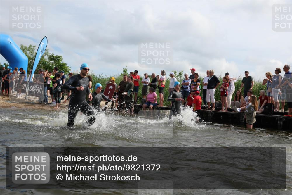21.06.2026 - Viking Triathlon Michael Strokosch http://msf.ph/oto/9821372 21.06.2026 10:06:11 Schwimmen 41, 147, 153, 162, 173, 185, 190, 248, 273, 368, 378, 405, 479, 541, 550 meine-sportfotos.de