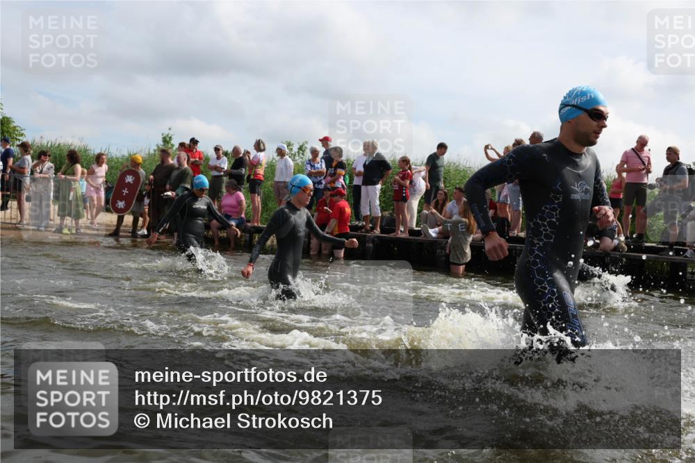 21.06.2026 - Viking Triathlon Michael Strokosch http://msf.ph/oto/9821375 21.06.2026 10:06:14 Schwimmen 41, 147, 153, 162, 173, 184, 185, 190, 248, 273, 274, 312, 368, 378, 405, 479, 533, 541, 550, 603 meine-sportfotos.de