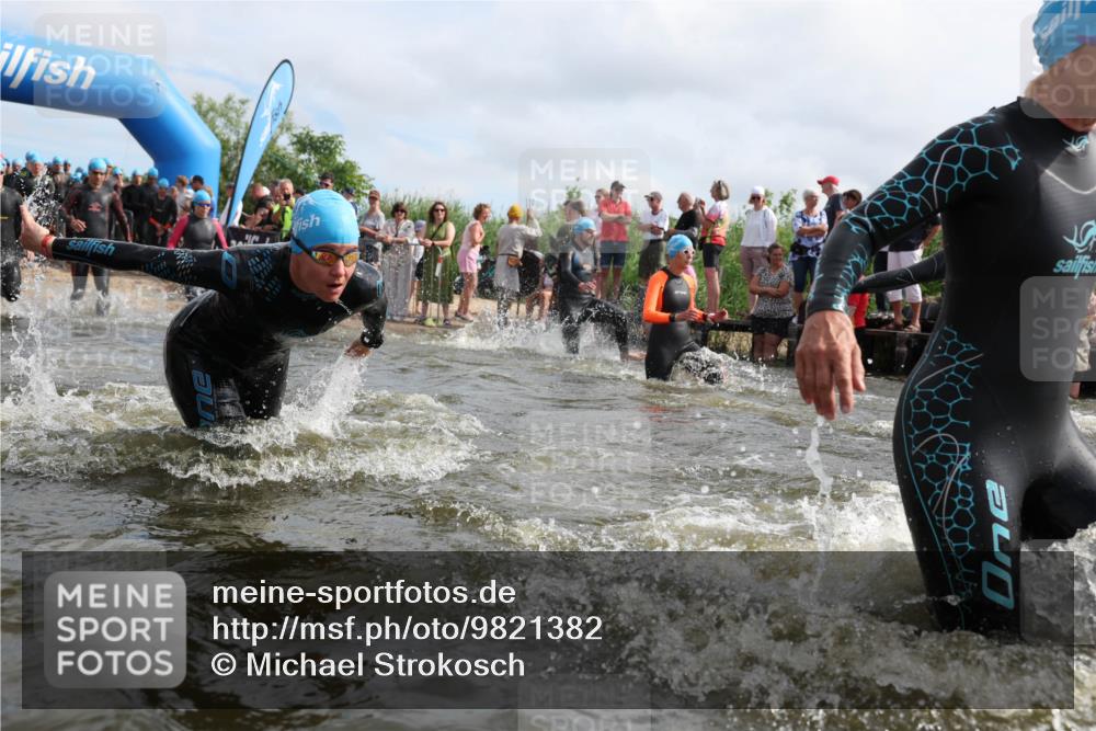 21.06.2026 - Viking Triathlon Michael Strokosch http://msf.ph/oto/9821382 21.06.2026 10:06:19 Schwimmen 41, 85, 153, 162, 184, 190, 248, 274, 312, 368, 378, 479, 489, 522, 533, 539, 541, 550, 577, 603 meine-sportfotos.de