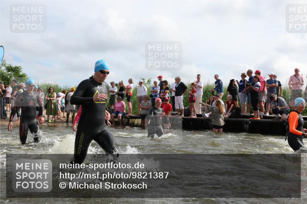 21.06.2026 - Viking Triathlon Michael Strokosch http://msf.ph/oto/9821387 21.06.2026 10:06:23 Schwimmen 41, 72, 85, 184, 190, 212, 248, 274, 312, 378, 415, 489, 522, 533, 539, 550, 577, 603 meine-sportfotos.de