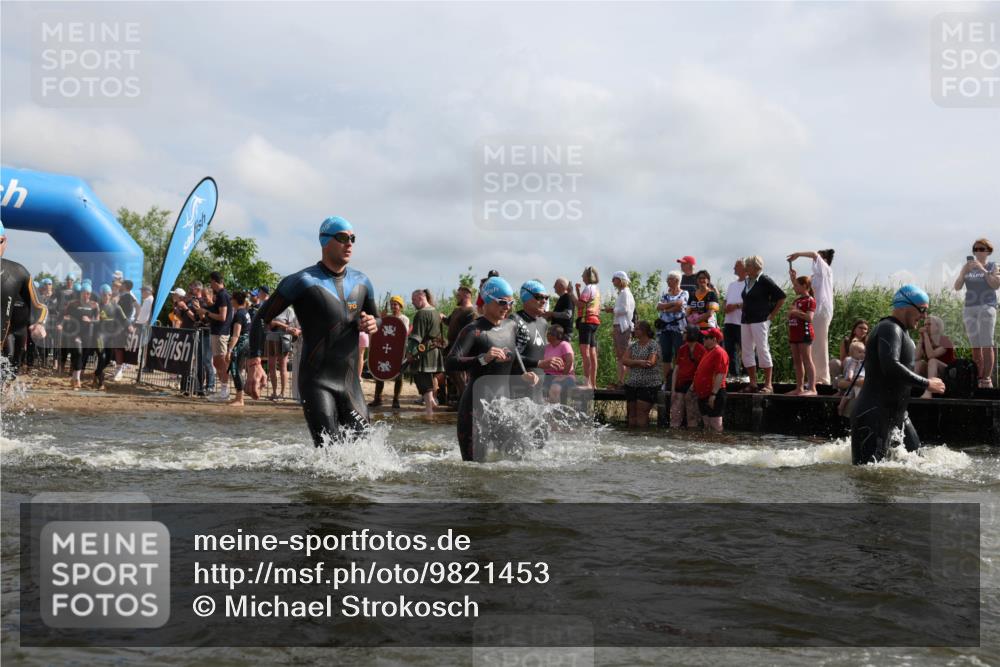 21.06.2026 - Viking Triathlon Michael Strokosch http://msf.ph/oto/9821453 21.06.2026 10:07:02 Schwimmen 37, 54, 60, 69, 94, 123, 307, 314, 329, 345, 369, 449, 609, 615, 668 meine-sportfotos.de