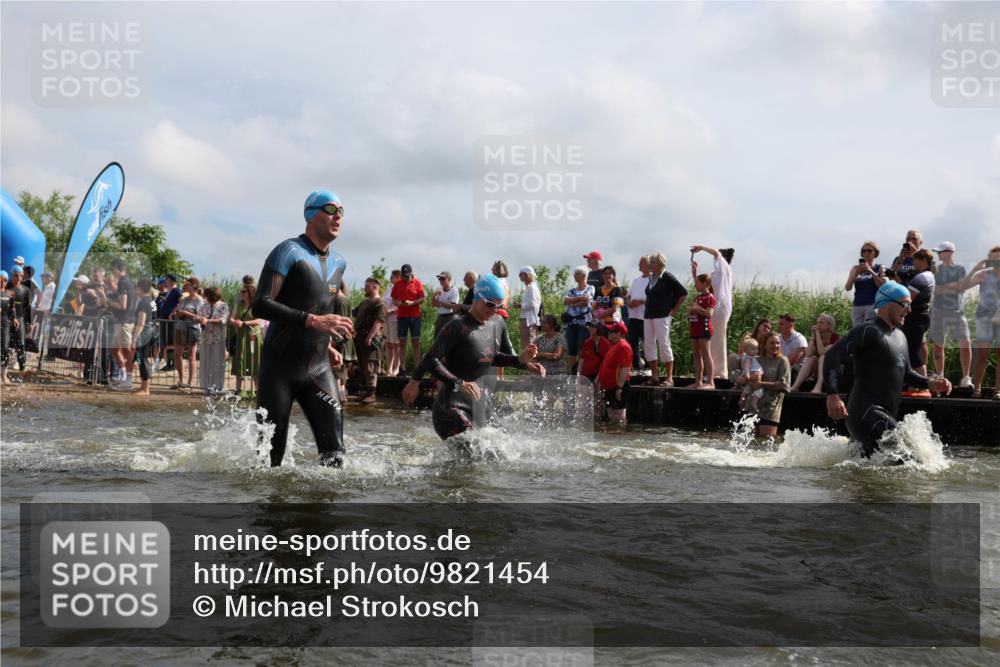 21.06.2026 - Viking Triathlon Michael Strokosch http://msf.ph/oto/9821454 21.06.2026 10:07:03 Schwimmen 37, 54, 60, 69, 94, 123, 289, 307, 314, 329, 345, 369, 449, 555, 615, 668 meine-sportfotos.de