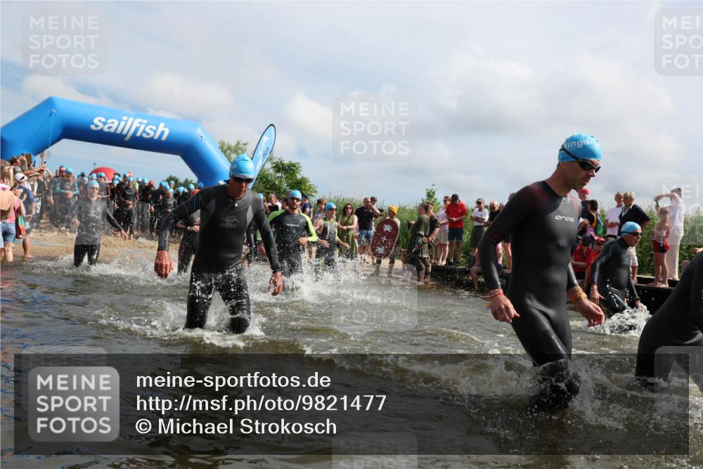 21.06.2026 - Viking Triathlon Michael Strokosch http://msf.ph/oto/9821477 21.06.2026 10:07:14 Schwimmen 37, 116, 135, 163, 289, 390, 401, 469, 470, 483, 523, 555, 574, 662 meine-sportfotos.de