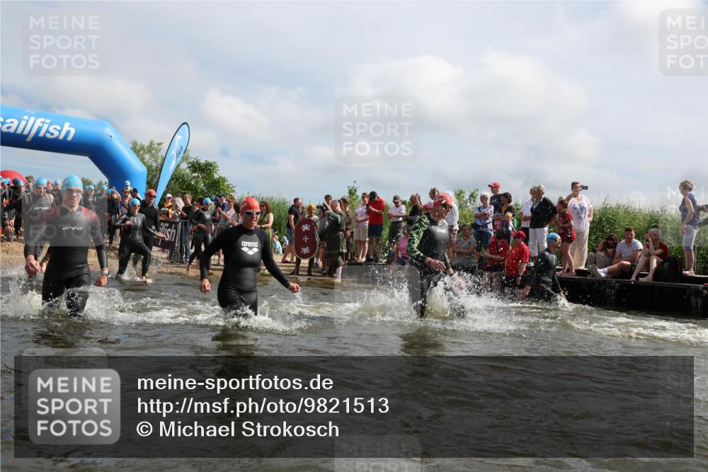 21.06.2026 - Viking Triathlon Michael Strokosch http://msf.ph/oto/9821513 21.06.2026 10:07:33 Schwimmen 24, 76, 107, 158, 164, 253, 258, 275, 306, 313, 346, 366, 403, 510, 540, 605, 624, 628, 659 meine-sportfotos.de