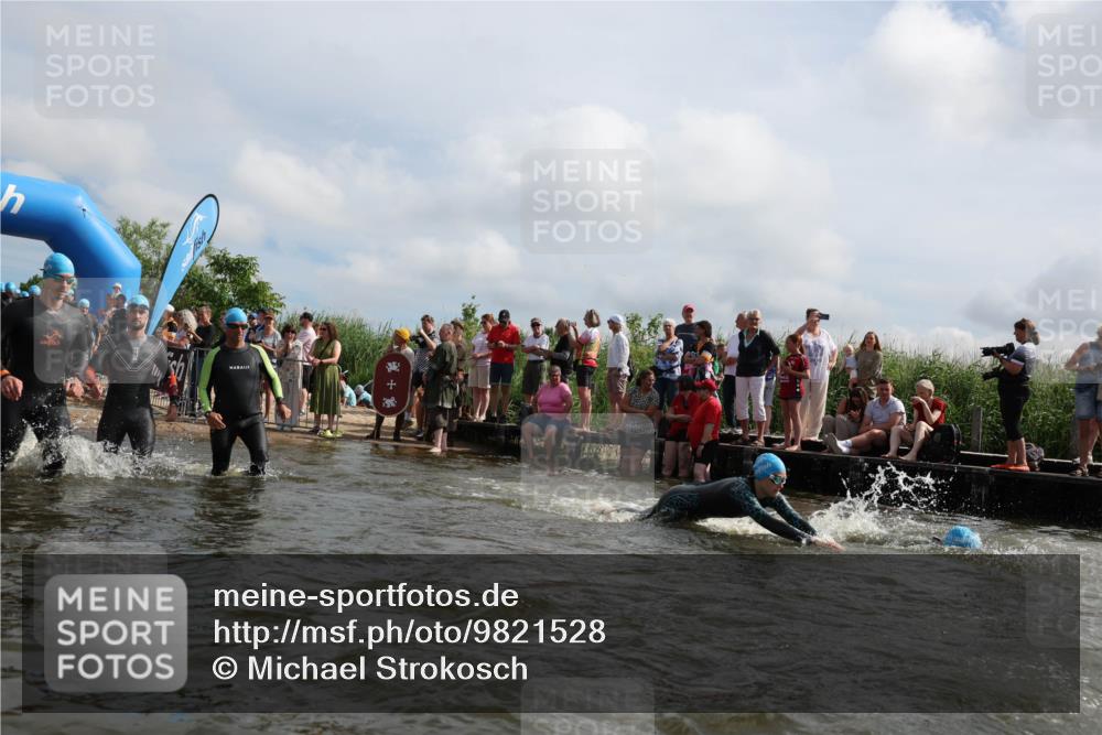 21.06.2026 - Viking Triathlon Michael Strokosch http://msf.ph/oto/9821528 21.06.2026 10:07:42 Schwimmen 24, 36, 66, 81, 164, 258, 275, 306, 313, 346, 363, 366, 374, 448, 628 meine-sportfotos.de