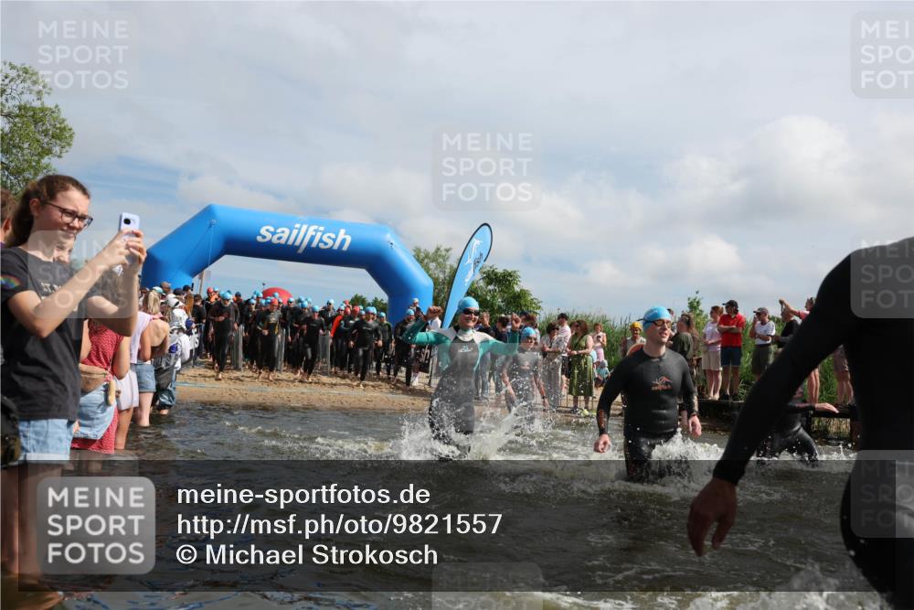 21.06.2026 - Viking Triathlon Michael Strokosch http://msf.ph/oto/9821557 21.06.2026 10:07:56 Schwimmen 57, 97, 124, 178, 217, 257, 295, 298, 388, 413, 494, 534, 622, 630, 635 meine-sportfotos.de