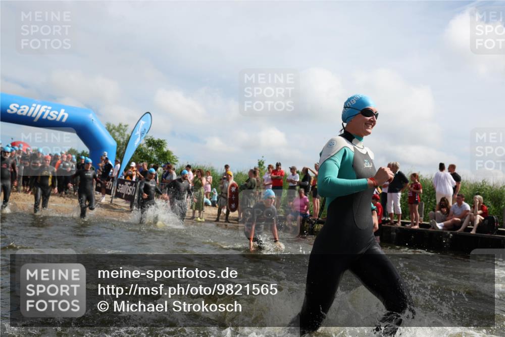 21.06.2026 - Viking Triathlon Michael Strokosch http://msf.ph/oto/9821565 21.06.2026 10:07:59 Schwimmen 57, 71, 178, 217, 257, 295, 298, 388, 424, 494, 534, 607, 635 meine-sportfotos.de