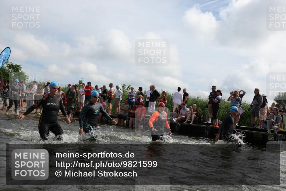 21.06.2026 - Viking Triathlon Michael Strokosch http://msf.ph/oto/9821599 21.06.2026 10:08:14 Schwimmen 59, 101, 172, 182, 223, 250, 283, 335, 382, 416, 421, 427, 433, 434, 463, 564, 642 meine-sportfotos.de