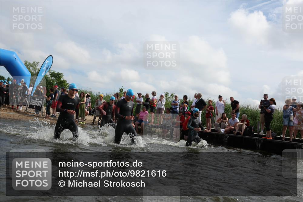 21.06.2026 - Viking Triathlon Michael Strokosch http://msf.ph/oto/9821616 21.06.2026 10:08:27 Schwimmen 48, 133, 168, 192, 222, 223, 250, 317, 354, 375, 416, 463, 564, 571, 613 meine-sportfotos.de