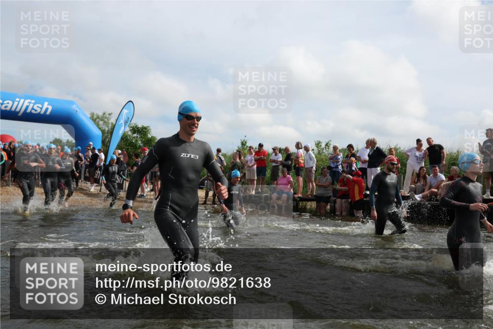 21.06.2026 - Viking Triathlon Michael Strokosch http://msf.ph/oto/9821638 21.06.2026 10:08:39 Schwimmen 48, 75, 92, 105, 203, 207, 254, 317, 322, 324, 365, 376, 409, 549, 571, 629 meine-sportfotos.de