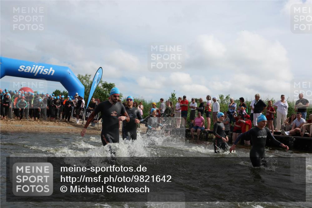 21.06.2026 - Viking Triathlon Michael Strokosch http://msf.ph/oto/9821642 21.06.2026 10:08:42 Schwimmen 75, 92, 105, 203, 207, 254, 322, 324, 365, 376, 409, 476, 549, 629, 661 meine-sportfotos.de