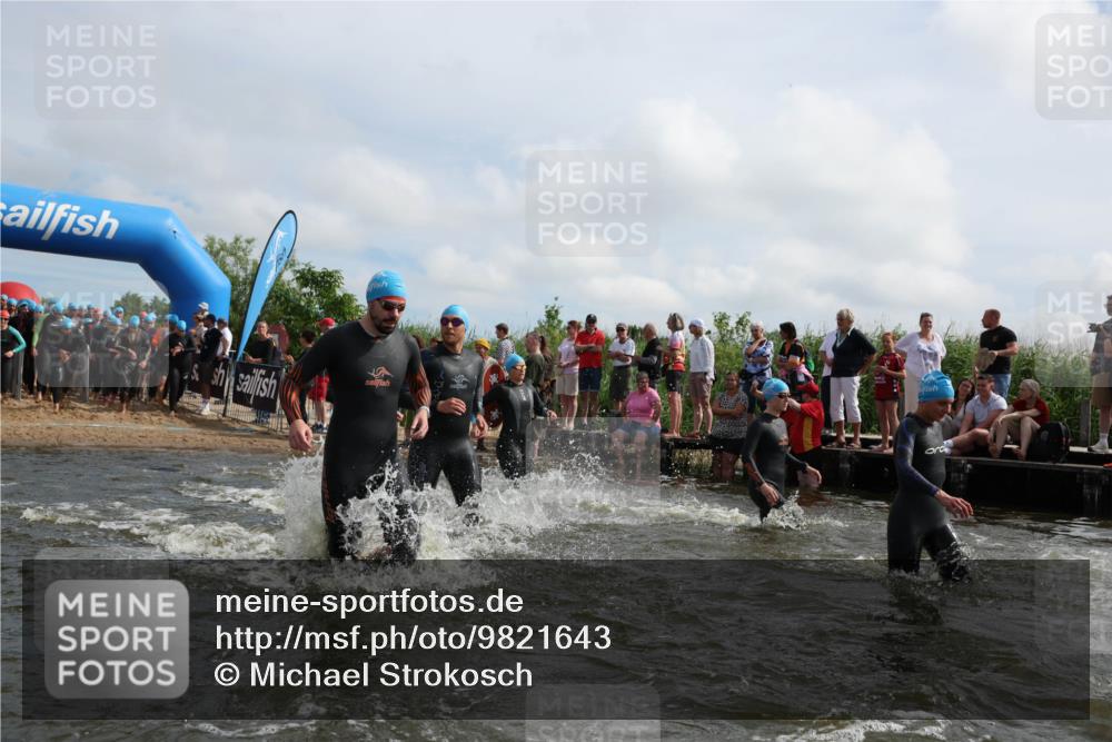 21.06.2026 - Viking Triathlon Michael Strokosch http://msf.ph/oto/9821643 21.06.2026 10:08:42 Schwimmen 75, 92, 105, 203, 207, 254, 322, 324, 365, 376, 409, 476, 549, 629, 661 meine-sportfotos.de