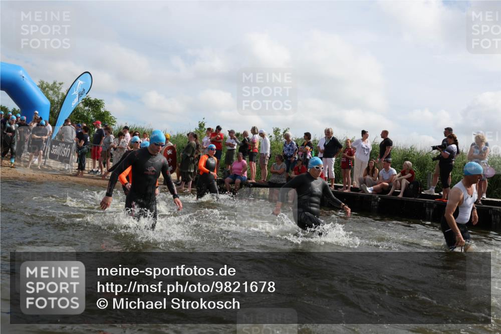 21.06.2026 - Viking Triathlon Michael Strokosch http://msf.ph/oto/9821678 21.06.2026 10:08:57 Schwimmen 40, 106, 139, 181, 196, 224, 237, 252, 272, 344, 362, 389, 509, 566 meine-sportfotos.de
