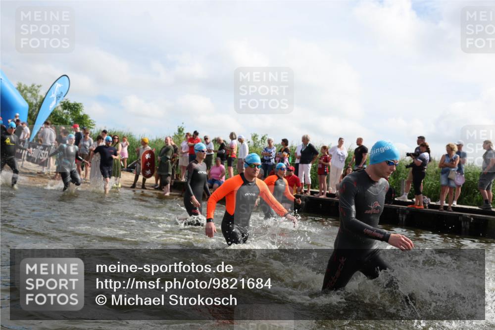21.06.2026 - Viking Triathlon Michael Strokosch http://msf.ph/oto/9821684 21.06.2026 10:08:59 Schwimmen 40, 70, 77, 106, 139, 181, 237, 252, 344, 362, 509, 542, 566, 652 meine-sportfotos.de