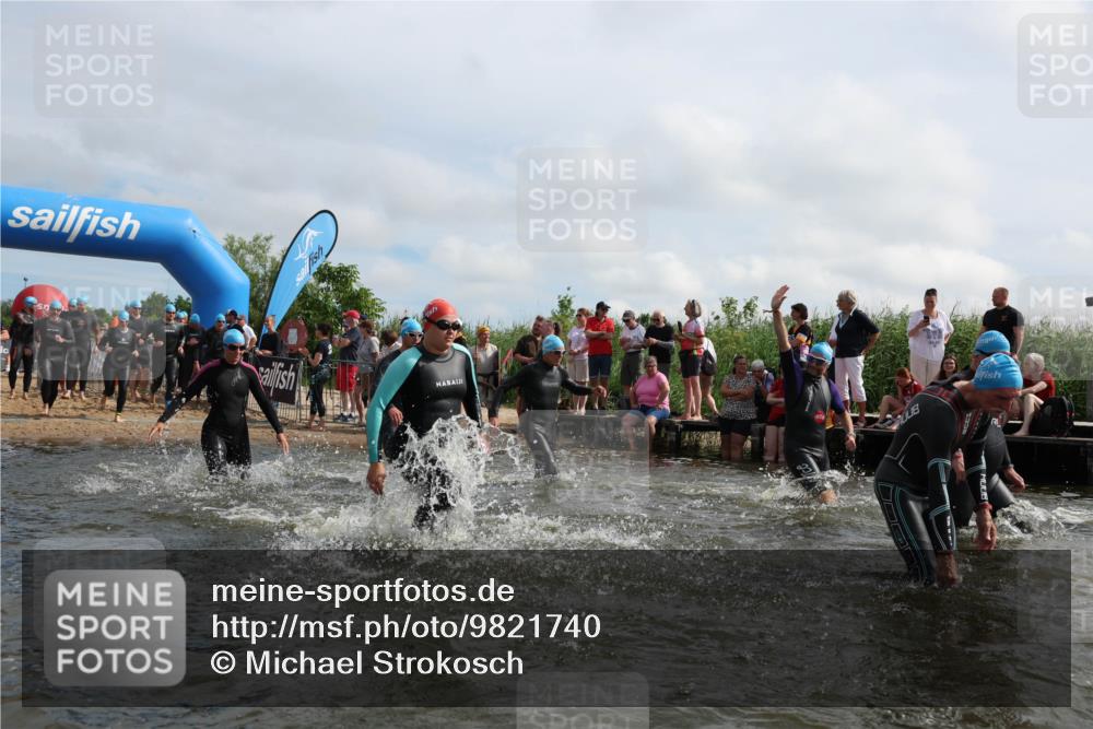 21.06.2026 - Viking Triathlon Michael Strokosch http://msf.ph/oto/9821740 21.06.2026 10:09:22 Schwimmen 52, 61, 127, 141, 309, 385, 439, 504, 512, 529, 532, 538, 561, 646, 670 meine-sportfotos.de