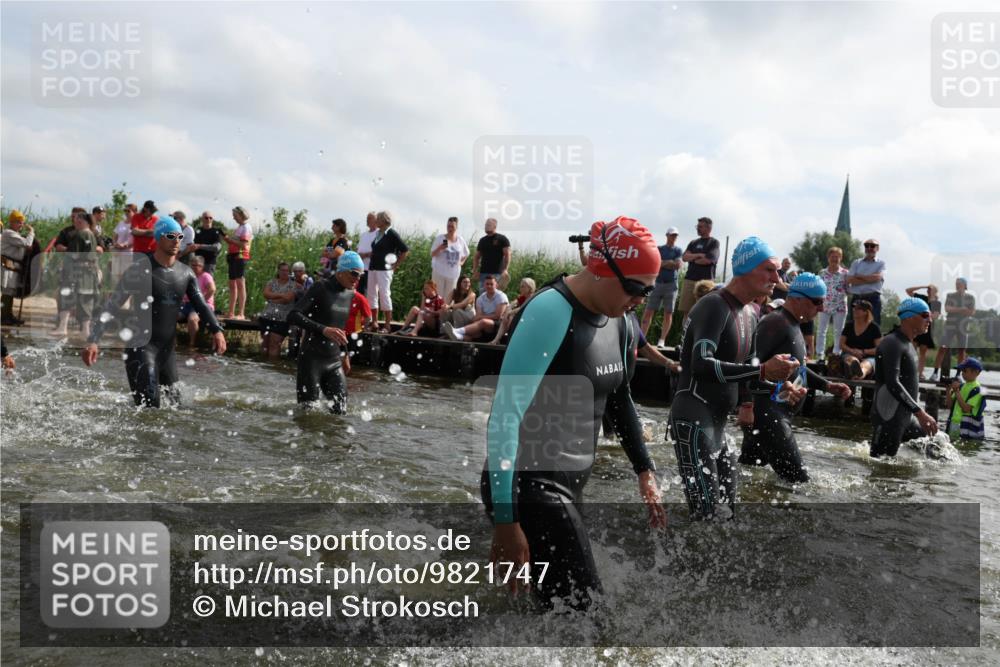 21.06.2026 - Viking Triathlon Michael Strokosch http://msf.ph/oto/9821747 21.06.2026 10:09:24 Schwimmen 52, 61, 141, 309, 439, 504, 512, 532, 538, 561, 646 meine-sportfotos.de