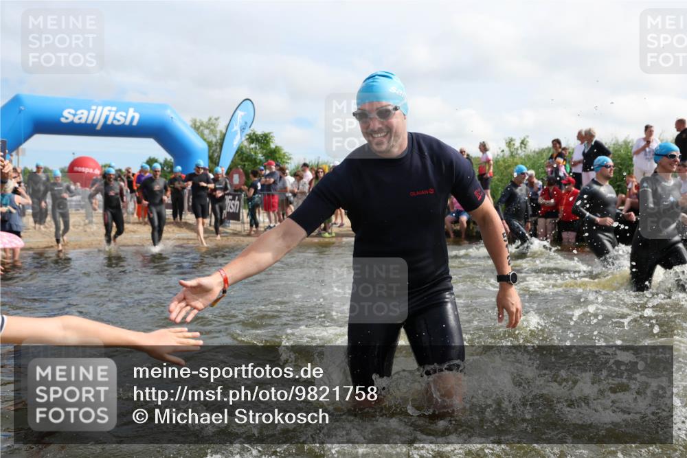 21.06.2026 - Viking Triathlon Michael Strokosch http://msf.ph/oto/9821758 21.06.2026 10:09:29 Schwimmen 52, 61, 174, 305, 309, 357, 417, 439, 491, 512, 557 meine-sportfotos.de