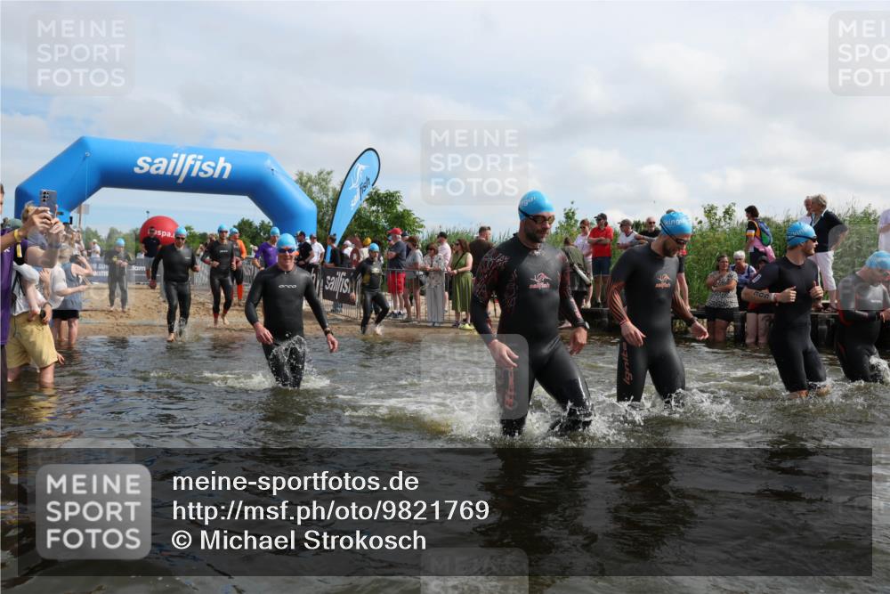 21.06.2026 - Viking Triathlon Michael Strokosch http://msf.ph/oto/9821769 21.06.2026 10:09:34 Schwimmen 39, 117, 174, 244, 264, 305, 309, 357, 379, 417, 439, 491, 512, 515, 557 meine-sportfotos.de