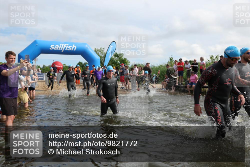 21.06.2026 - Viking Triathlon Michael Strokosch http://msf.ph/oto/9821772 21.06.2026 10:09:35 Schwimmen 39, 117, 174, 244, 264, 305, 357, 379, 417, 491, 515, 557 meine-sportfotos.de