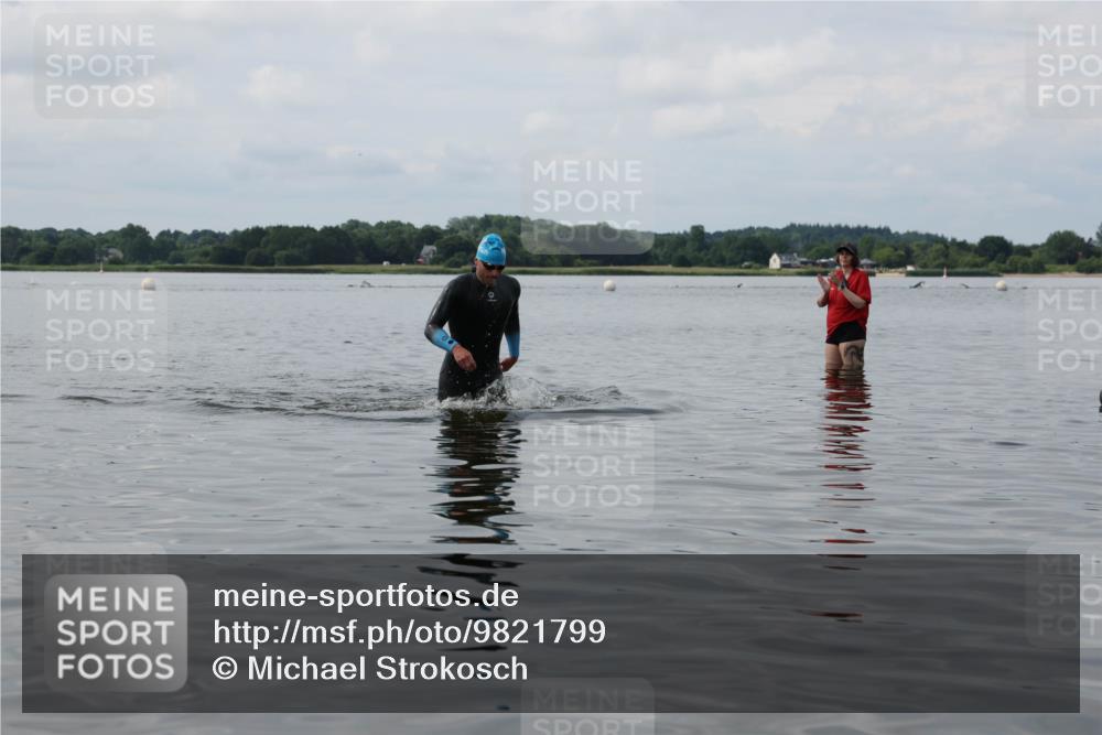 21.06.2026 - Viking Triathlon Michael Strokosch http://msf.ph/oto/9821799 21.06.2026 10:24:21 Schwimmen 517 meine-sportfotos.de