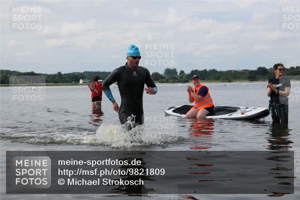 21.06.2026 - Viking Triathlon Michael Strokosch http://msf.ph/oto/9821809 21.06.2026 10:24:25 Schwimmen 517 meine-sportfotos.de