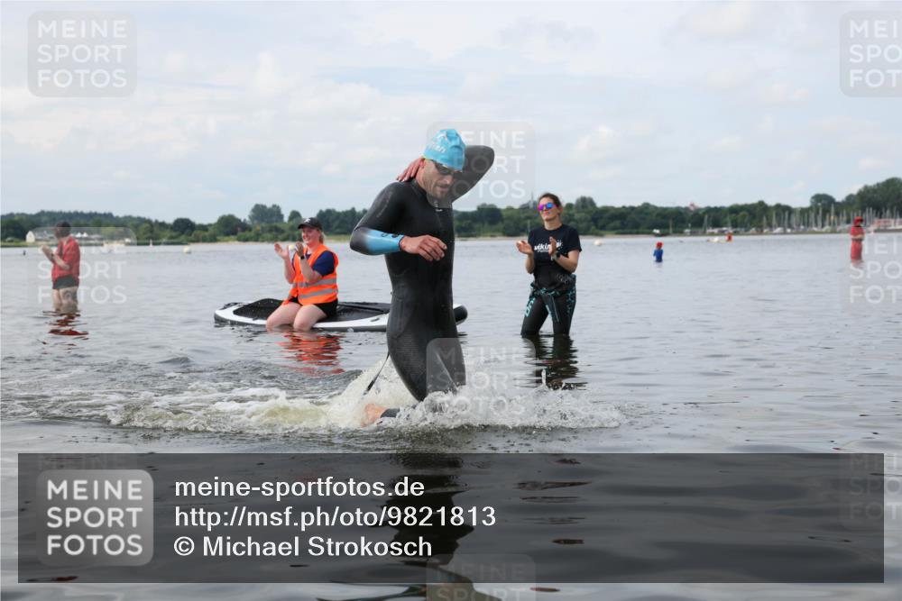 21.06.2026 - Viking Triathlon Michael Strokosch http://msf.ph/oto/9821813 21.06.2026 10:24:26 Schwimmen 517 meine-sportfotos.de