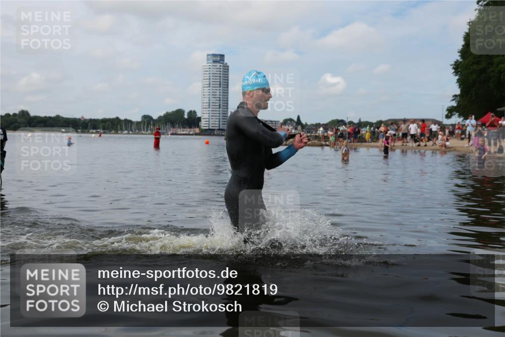 21.06.2026 - Viking Triathlon Michael Strokosch http://msf.ph/oto/9821819 21.06.2026 10:24:28 Schwimmen 517 meine-sportfotos.de