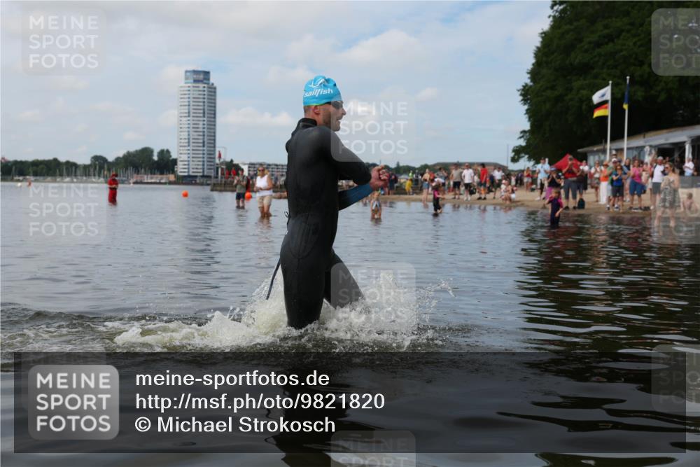 21.06.2026 - Viking Triathlon Michael Strokosch http://msf.ph/oto/9821820 21.06.2026 10:24:29 Schwimmen 517 meine-sportfotos.de