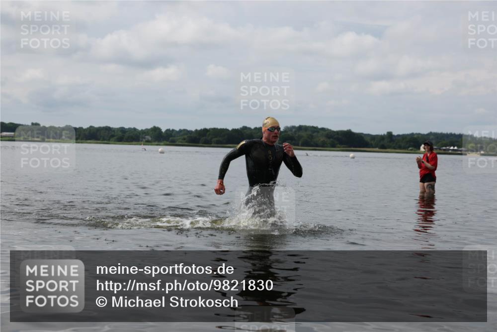 21.06.2026 - Viking Triathlon Michael Strokosch http://msf.ph/oto/9821830 21.06.2026 10:24:48 Schwimmen 9 meine-sportfotos.de