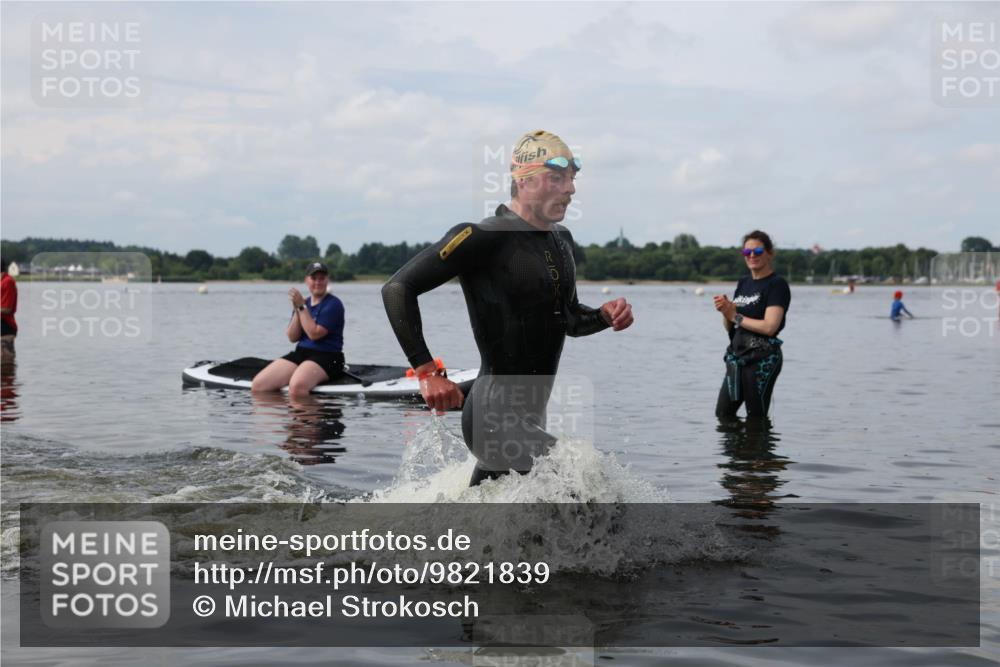 21.06.2026 - Viking Triathlon Michael Strokosch http://msf.ph/oto/9821839 21.06.2026 10:24:51 Schwimmen 9 meine-sportfotos.de