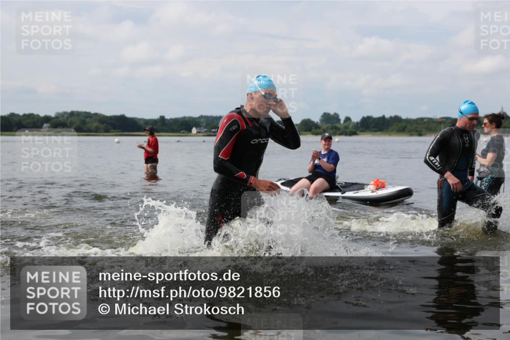 21.06.2026 - Viking Triathlon Michael Strokosch http://msf.ph/oto/9821856 21.06.2026 10:25:29 Schwimmen 1, 4, 10, 189 meine-sportfotos.de