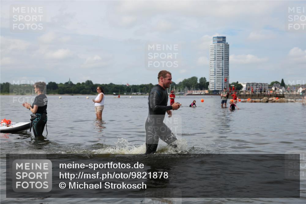21.06.2026 - Viking Triathlon Michael Strokosch http://msf.ph/oto/9821878 21.06.2026 10:25:38 Schwimmen 4, 8, 10 meine-sportfotos.de
