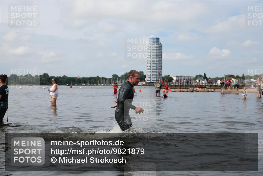 21.06.2026 - Viking Triathlon Michael Strokosch http://msf.ph/oto/9821879 21.06.2026 10:25:38 Schwimmen 4, 8, 10 meine-sportfotos.de