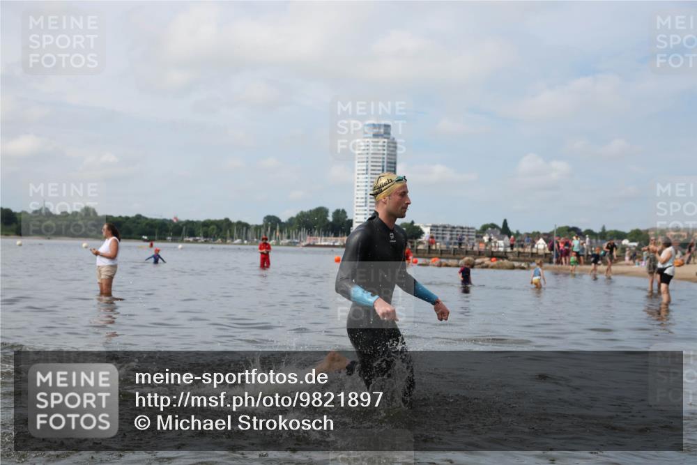 21.06.2026 - Viking Triathlon Michael Strokosch http://msf.ph/oto/9821897 21.06.2026 10:25:46 Schwimmen 8, 10 meine-sportfotos.de