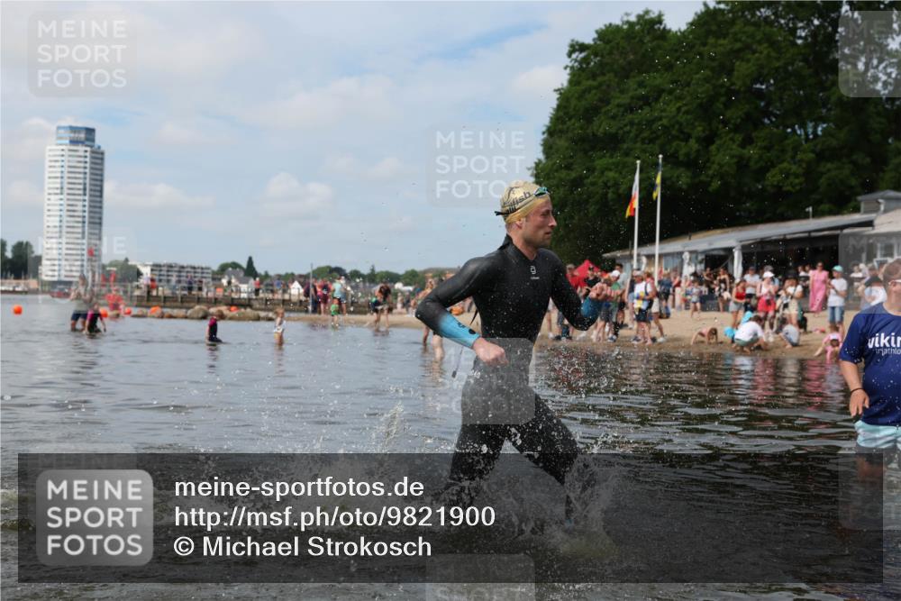 21.06.2026 - Viking Triathlon Michael Strokosch http://msf.ph/oto/9821900 21.06.2026 10:25:46 Schwimmen 8, 10 meine-sportfotos.de