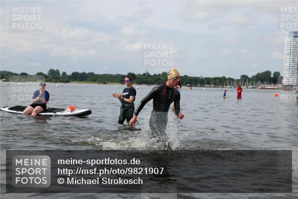 21.06.2026 - Viking Triathlon Michael Strokosch http://msf.ph/oto/9821907 21.06.2026 10:25:51 Schwimmen 8 meine-sportfotos.de