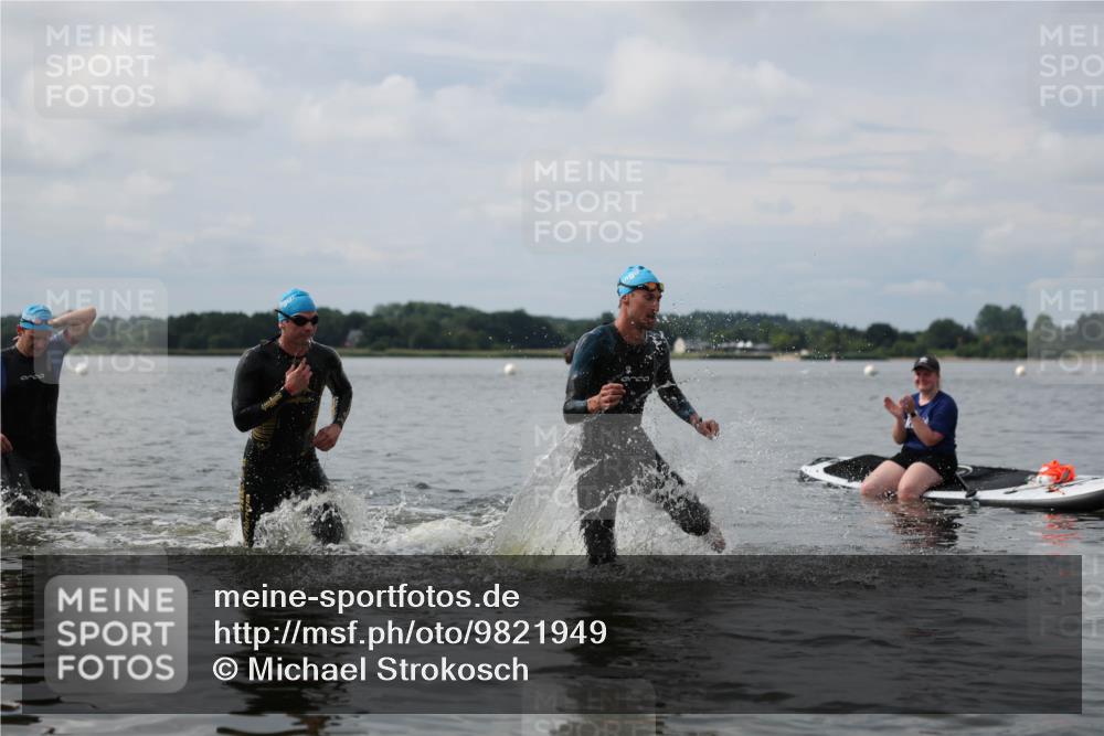 21.06.2026 - Viking Triathlon Michael Strokosch http://msf.ph/oto/9821949 21.06.2026 10:26:24 Schwimmen 21, 474, 548 meine-sportfotos.de