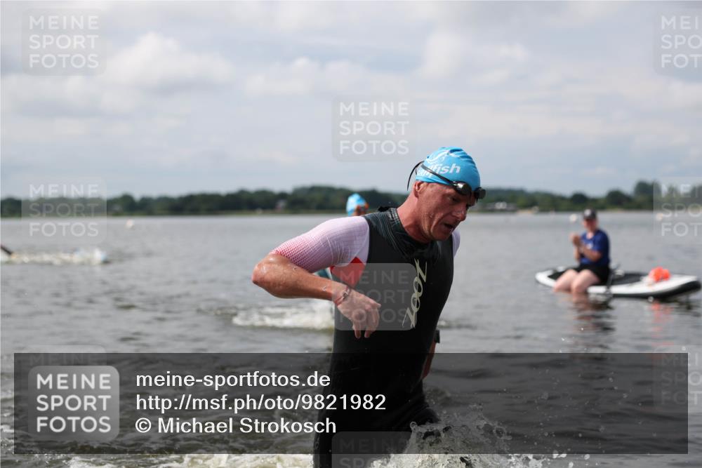 21.06.2026 - Viking Triathlon Michael Strokosch http://msf.ph/oto/9821982 21.06.2026 10:26:46 Schwimmen 25, 176, 334, 426, 453, 547 meine-sportfotos.de