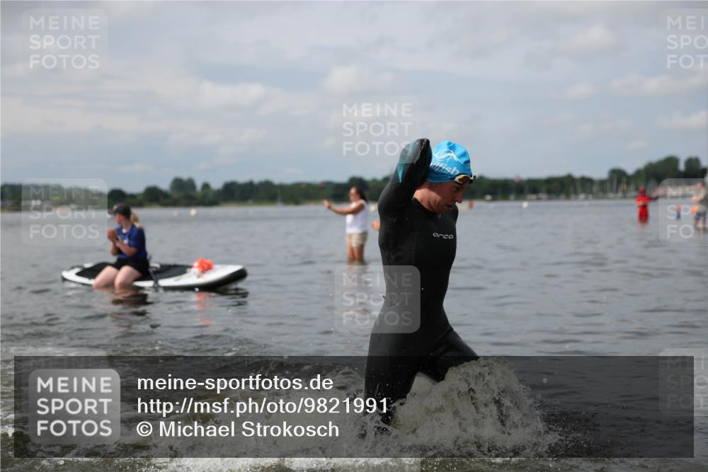 21.06.2026 - Viking Triathlon Michael Strokosch http://msf.ph/oto/9821991 21.06.2026 10:26:49 Schwimmen 7, 25, 176, 334, 426, 453, 547, 575 meine-sportfotos.de