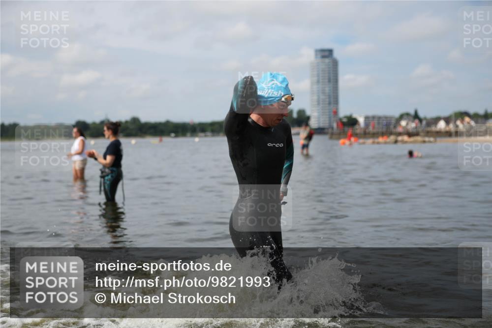 21.06.2026 - Viking Triathlon Michael Strokosch http://msf.ph/oto/9821993 21.06.2026 10:26:50 Schwimmen 7, 25, 176, 334, 426, 453, 547, 575 meine-sportfotos.de